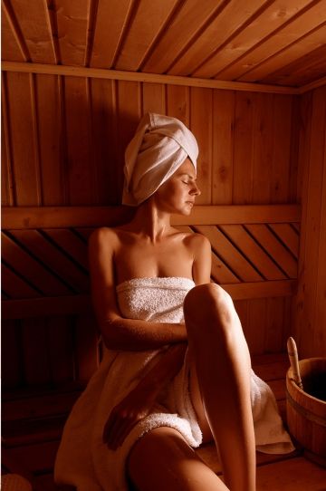 Sauna con Aroma Therapy e doccia Jacuzzi
